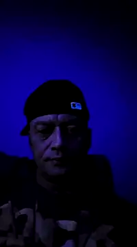 Snapshot of McdyllanXX chatting on January 22, 2025, 10:37 pm McdyllanXX online show from January 22, 2025, 10:37 pm