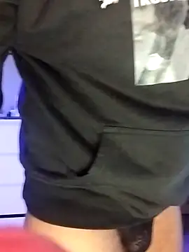 Snapshot of McdyllanXX chatting on September 23, 2025, 9:51 pm McdyllanXX online show from September 23, 2025, 9:51 pm