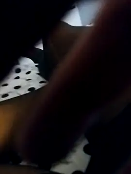 Snapshot of McdyllanXX chatting on October 16, 2025, 11:06 pm McdyllanXX online show from October 16, 2025, 11:06 pm