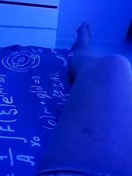 Snapshot of McdyllanXX chatting on November 21, 2025, 10:08 pm McdyllanXX online show from November 21, 2025, 10:08 pm