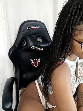 charmainexxx online show from September 27, 2025, 3:50 pm