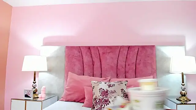 Snapshot of SophiaLaurens chatting on February 3, 2025, 7:31 pm SophiaLaurens online show from February 3, 2025, 7:31 pm