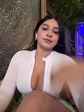 Snapshot of sarasoto_1 chatting on March 23, 2025, 2:15 am sarasoto 1 online show from March 23, 2025, 2:15 am