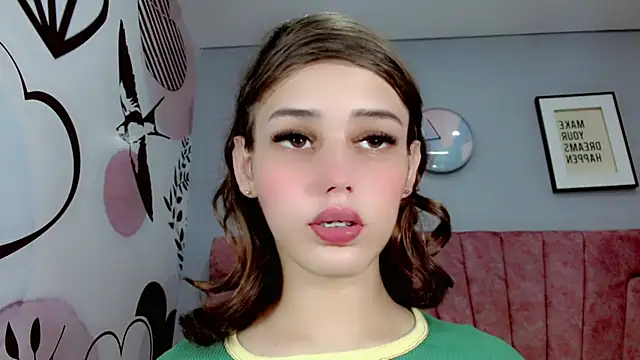 ValeriaAguilar online show from January 7, 2025, 8:21 pm