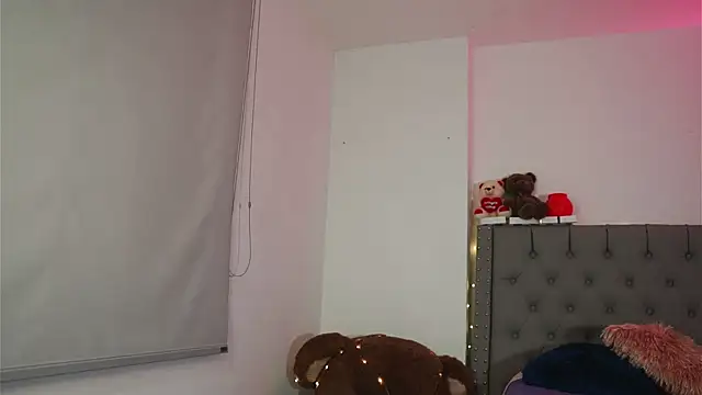 Snapshot of Tiana_sanders chatting on November 11, 2025, 2:11 am Tiana sanders online show from November 11, 2025, 2:11 am