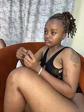 Snapshot of Doublefreaks chatting on February 11, 2026, 11:54 pm Doublefreaks online show from February 11, 2026, 11:54 pm