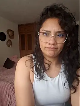 Snapshot of Thaliacooper_ chatting on September 24, 2025, 6:00 pm Thaliacooper online show from September 24, 2025, 6:00 pm