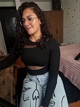 Thaliacooper  online show from January 13, 2026, 8:36 pm