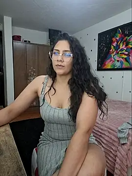 Snapshot of Thaliacooper_ chatting on June 25, 2026, 9:08 pm Thaliacooper online show from June 25, 2026, 9:08 pm