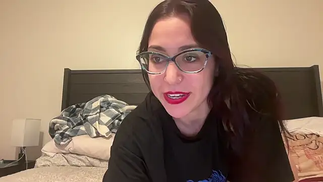 Snapshot of QueenLolaX chatting on October 12, 2025, 6:12 am QueenLolaX online show from October 12, 2025, 6:12 am