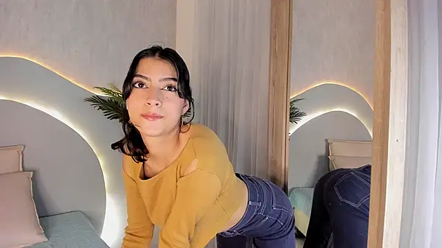 Snapshot of Susana_Sanchez chatting on October 27, 2025, 12:42 pm Susana Sanchez online show from October 27, 2025, 12:42 pm