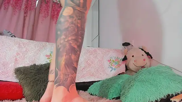 Snapshot of msschloee_ chatting on October 9, 2025, 10:30 pm msschloee online show from October 9, 2025, 10:30 pm