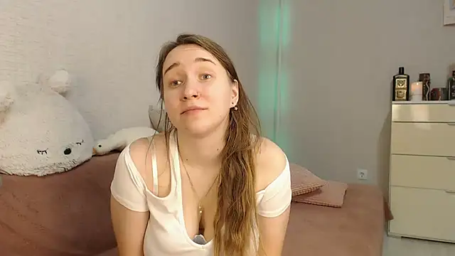 lovely hayley online show from December 10, 2024, 9:22 pm