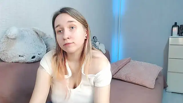 lovely hayley online show from January 9, 2026, 10:44 pm