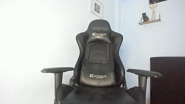 Snapshot of _Poseidon1_ chatting on February 8, 2025, 4:47 am Poseidon1 online show from February 8, 2025, 4:47 am