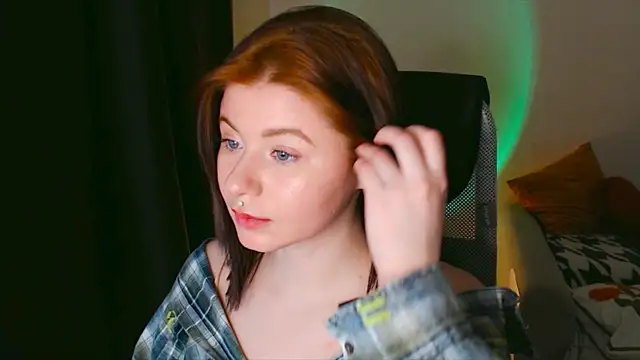 xoxoavi online show from January 7, 2025, 9:46 pm