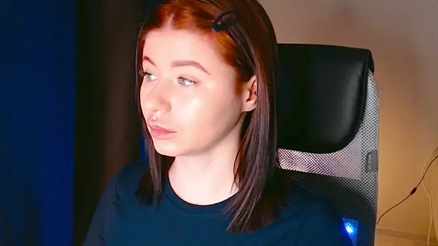 xoxoavi online show from January 10, 2025, 5:45 pm