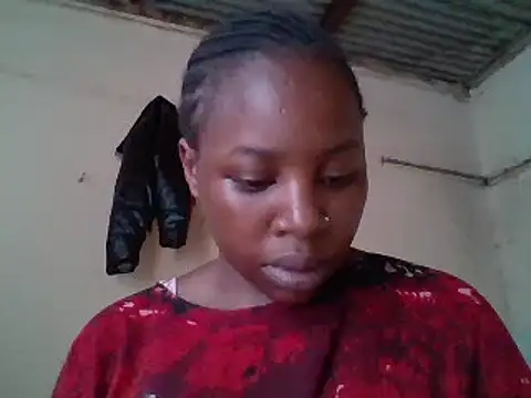 Snapshot of Queen_loveer chatting on March 16, 2025, 10:33 am Queen loveer online show from March 16, 2025, 10:33 am