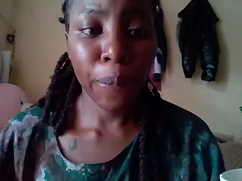 Snapshot of Queen_loveer chatting on November 3, 2025, 7:09 am Queen loveer online show from November 3, 2025, 7:09 am