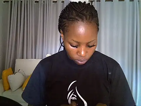 Queen loveer online show from March 14, 2026, 11:04 am