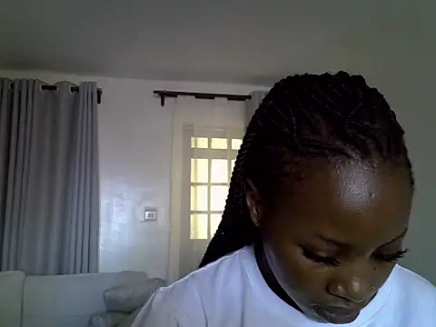 Queen loveer online show from March 15, 2026, 1:28 pm