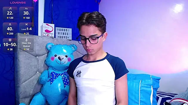 OwenBluee online show from January 28, 2025, 6:16 am