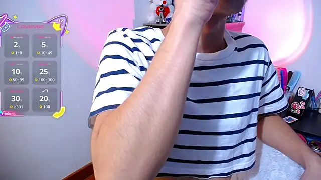 OwenBluee online show from November 12, 2025, 5:19 am