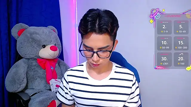 OwenBluee online show from April 23, 2026, 9:52 am