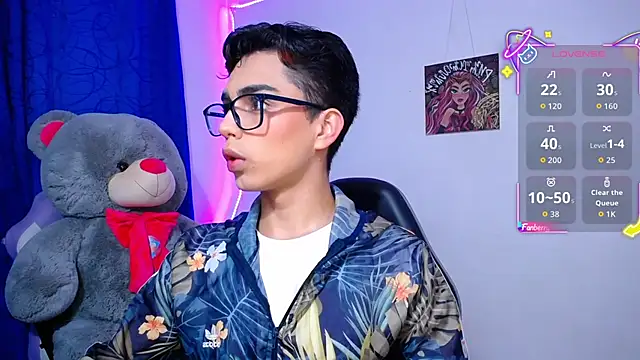 OwenBluee online show from May 3, 2026, 11:11 pm