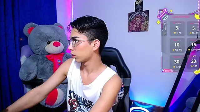 OwenBluee online show from June 20, 2026, 6:38 am