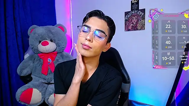OwenBluee online show from June 21, 2026, 6:27 am