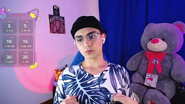 OwenBluee online show from July 16, 2026, 9:04 am