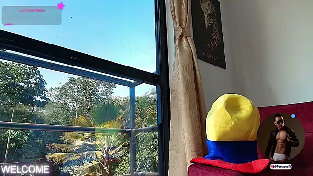 Snapshot of Taylor_John chatting on September 14, 2025, 2:05 pm Taylor John online show from September 14, 2025, 2:05 pm