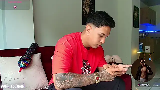 Snapshot of Taylor_John chatting on October 17, 2025, 3:03 pm Taylor John online show from October 17, 2025, 3:03 pm