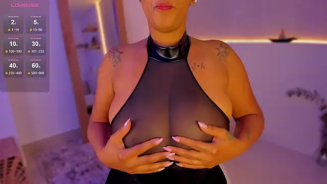 Snapshot of anahi_ryan_ chatting on January 29, 2025, 3:58 pm anahi ryan online show from January 29, 2025, 3:58 pm