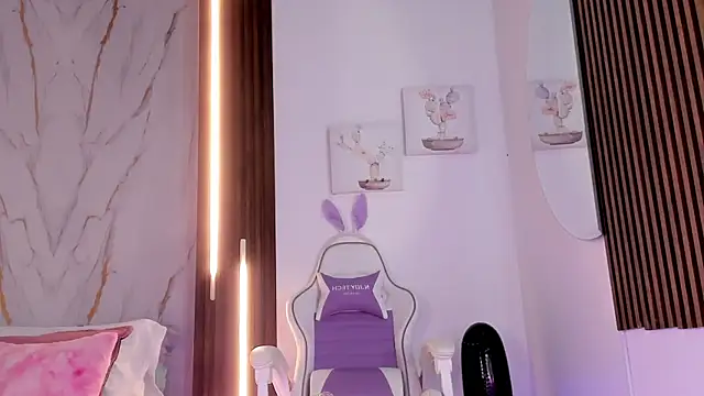 mia six66 online show from October 8, 2025, 11:30 am