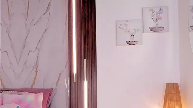 Snapshot of mia_six66 chatting on June 21, 2026, 12:19 pm mia six66 online show from June 21, 2026, 12:19 pm