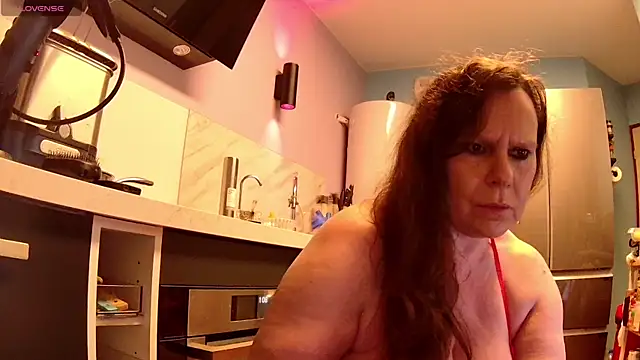 Snapshot of Endrocleia chatting on May 24, 2026, 11:10 pm Endrocleia online show from May 24, 2026, 11:10 pm