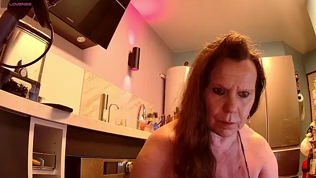 Snapshot of Endrocleia chatting on June 18, 2026, 12:00 am Endrocleia online show from June 18, 2026, 12:00 am