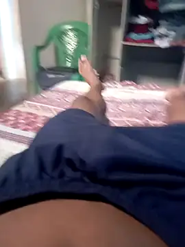 Snapshot of Lui5670 chatting on December 16, 2025, 2:55 pm Lui5670 online show from December 16, 2025, 2:55 pm