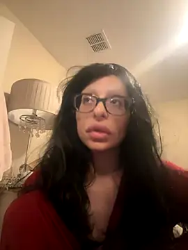 myloveforyouu online show from October 16, 2025, 3:18 am