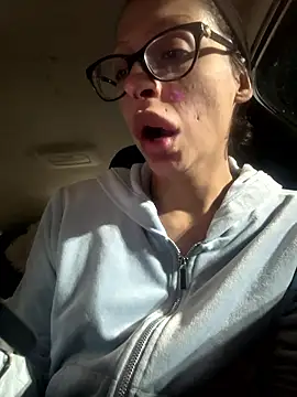 myloveforyouu online show from January 14, 2026, 2:28 am