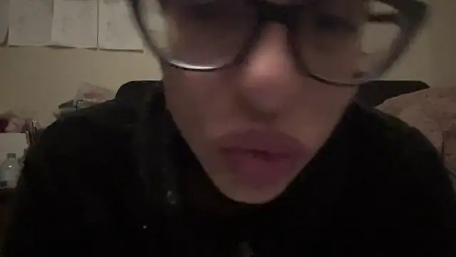 myloveforyouu online show from April 22, 2026, 3:31 am