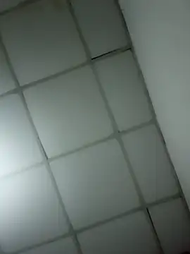 elqtalxxx online show from April 18, 2026, 3:32 am