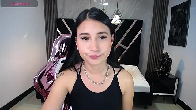 lizzyluk ch online show from February 1, 2025, 4:44 pm