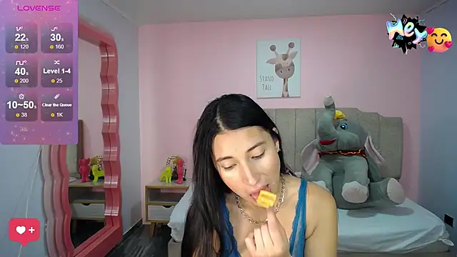 lizzyluk ch online show from February 12, 2025, 4:33 pm