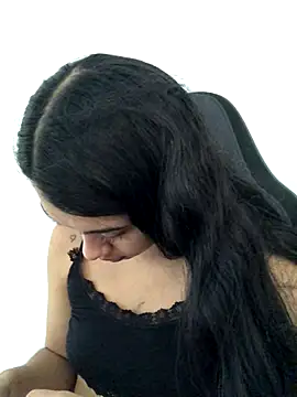 SweetLatiin  online show from September 21, 2025, 6:09 pm