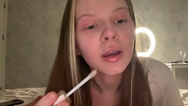 wrenlie online show from June 3, 2026, 8:36 pm