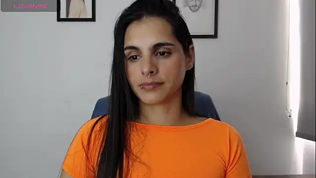 Snapshot of alma_violeta chatting on January 16, 2025, 9:19 pm alma violeta online show from January 16, 2025, 9:19 pm