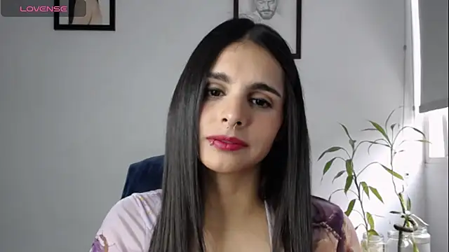 Snapshot of alma_violeta chatting on January 19, 2025, 7:26 pm alma violeta online show from January 19, 2025, 7:26 pm